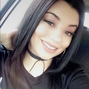 Meet your Posher, Julia